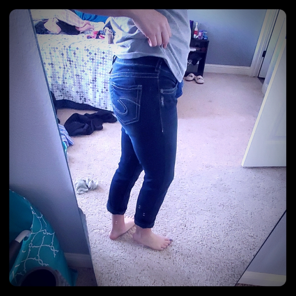 Dark wash capris